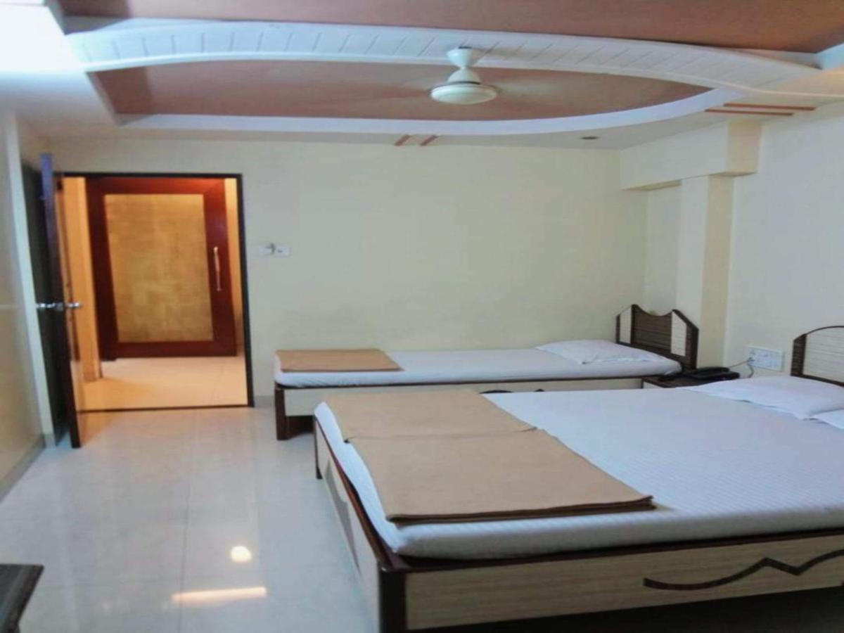 Hotel Broadway Colaba Mumbai Exterior photo