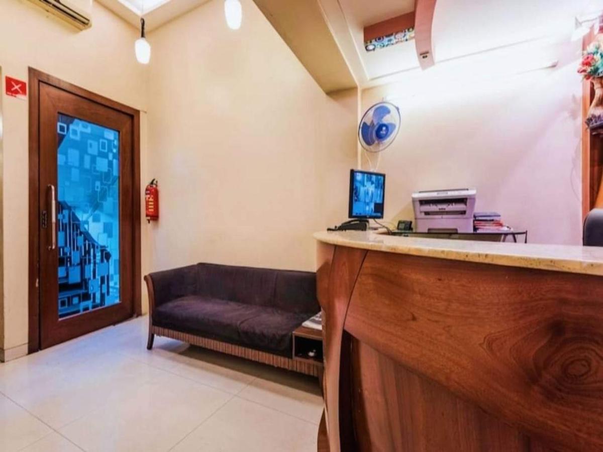 Hotel Broadway Colaba Mumbai Exterior photo