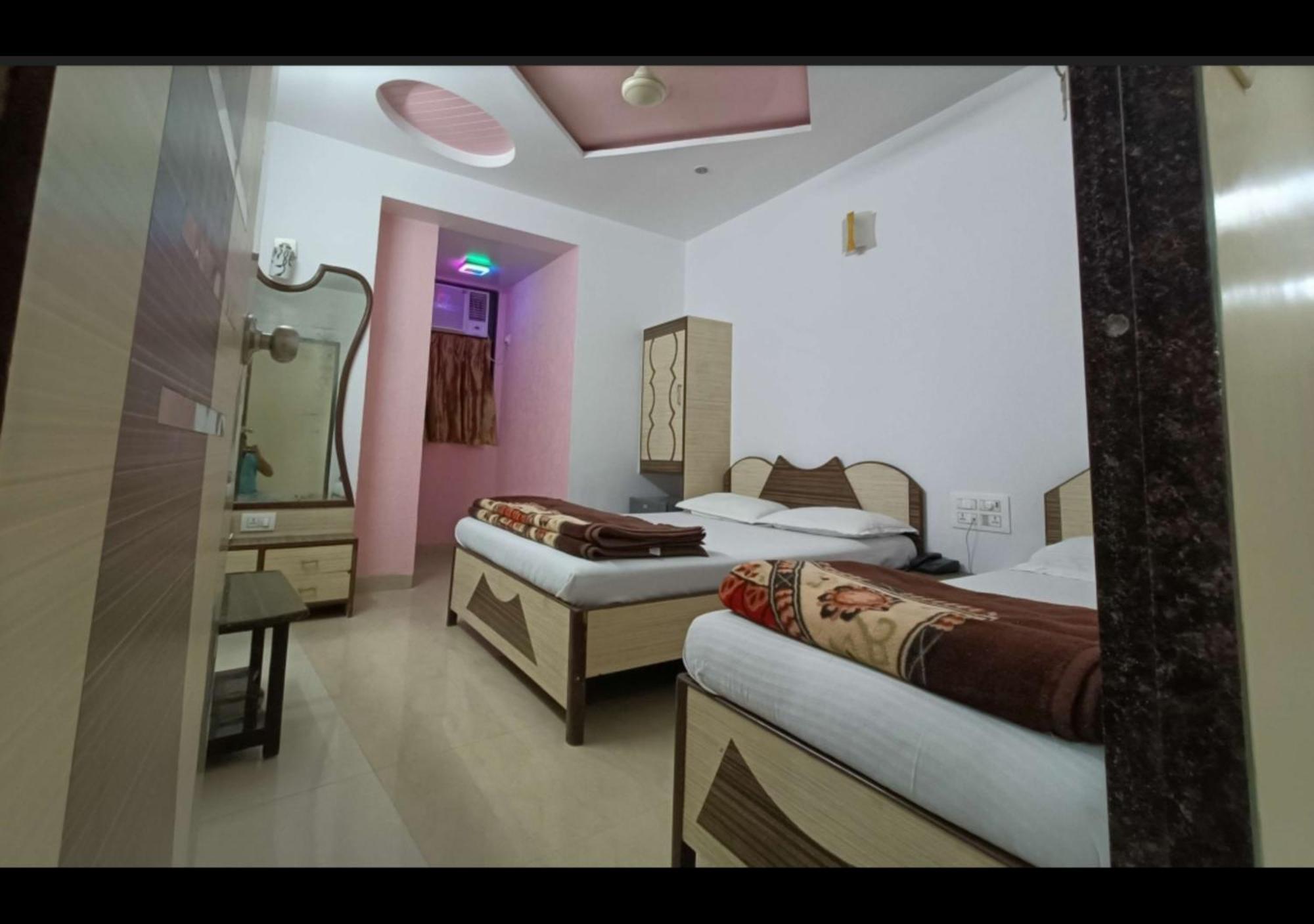 Hotel Broadway Colaba Mumbai Exterior photo