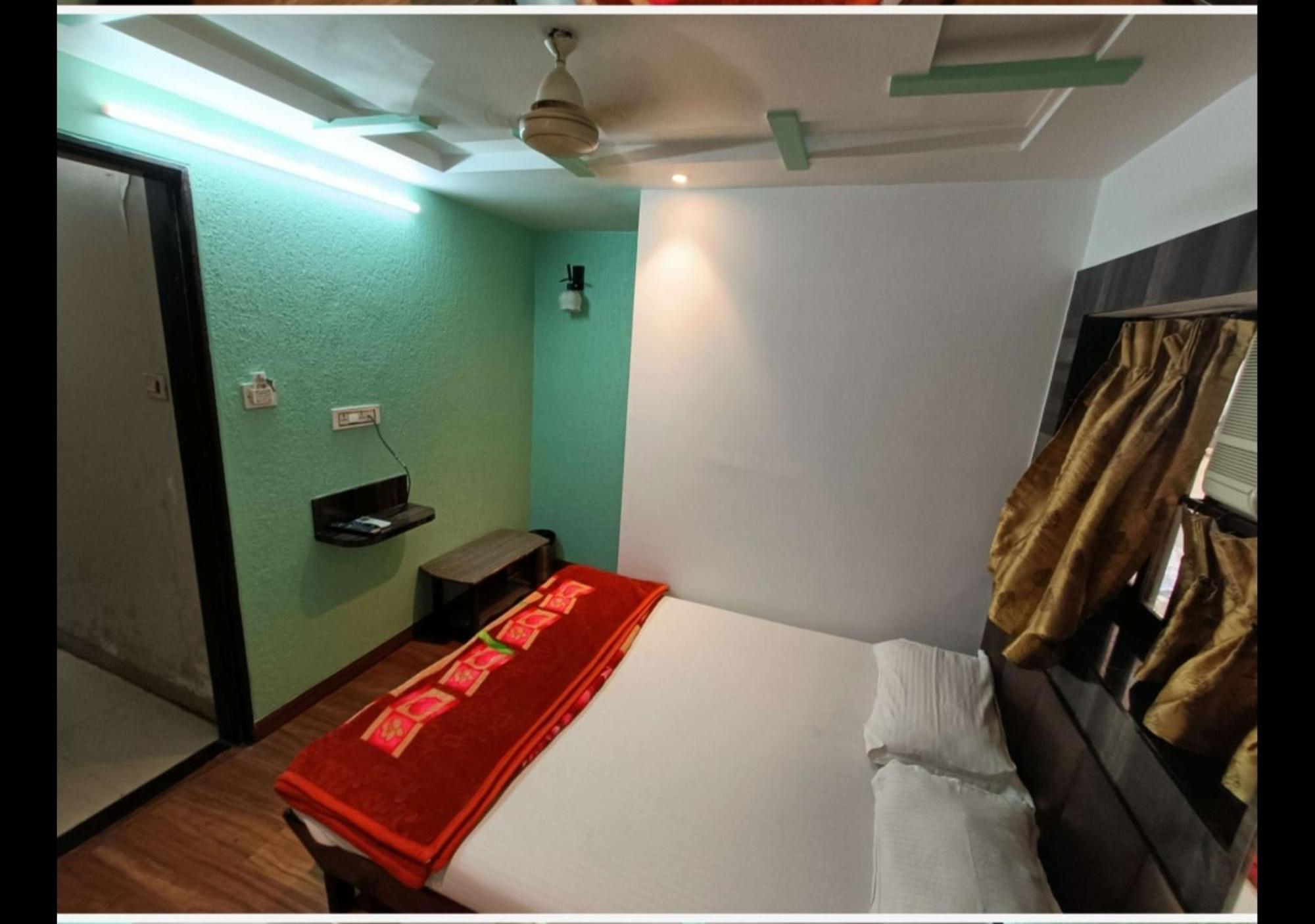 Hotel Broadway Colaba Mumbai Exterior photo