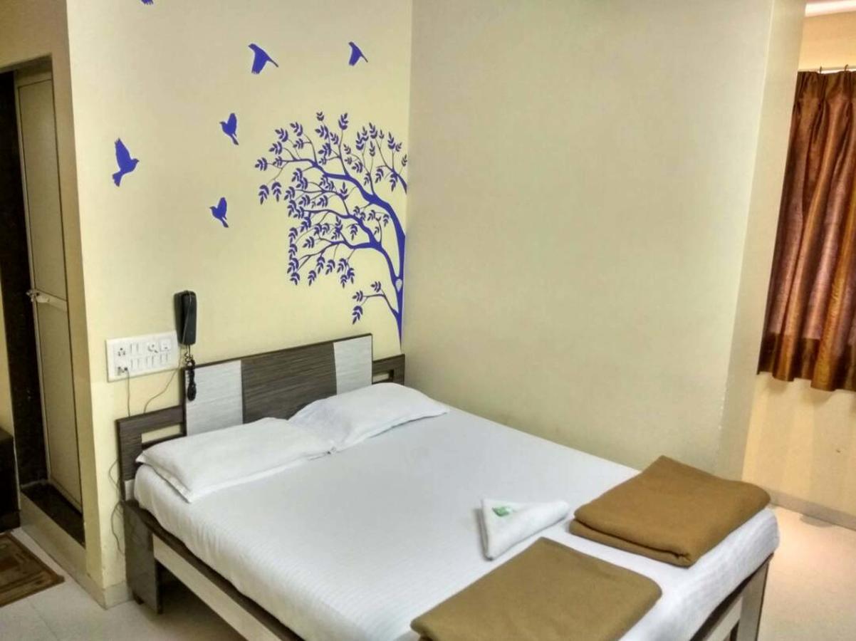 Hotel Broadway Colaba Mumbai Exterior photo