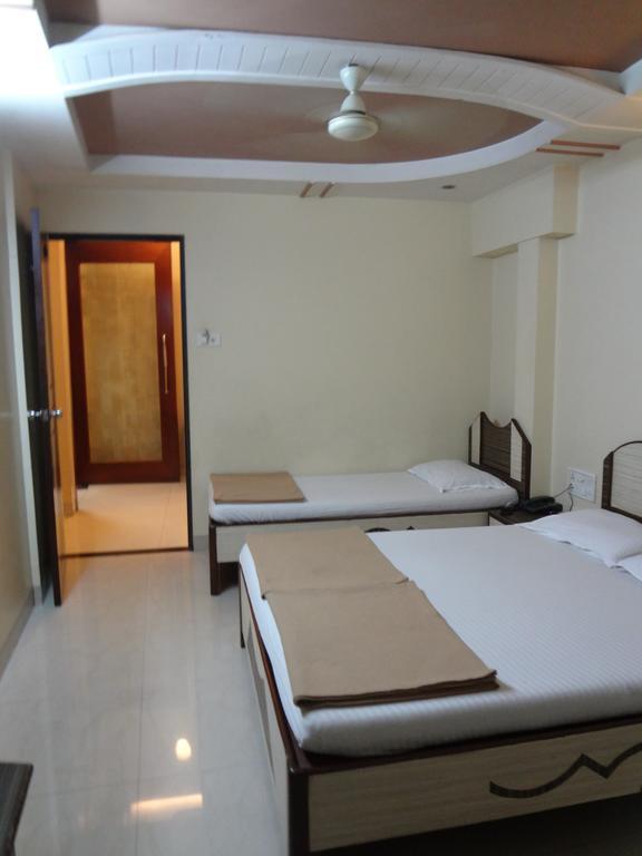 Hotel Broadway Colaba Mumbai Exterior photo