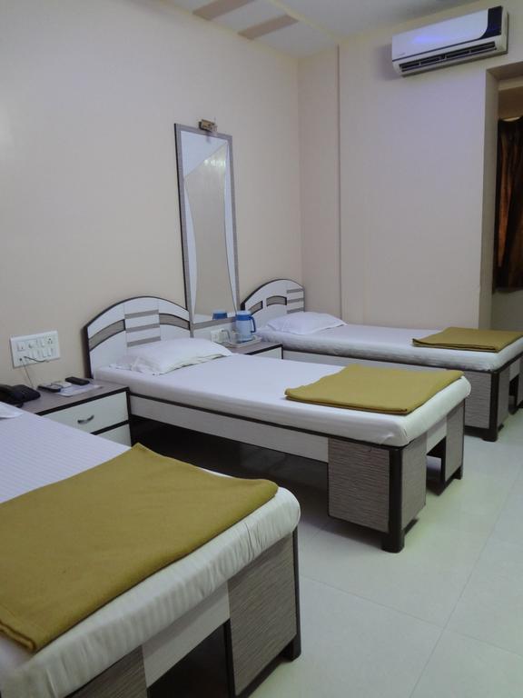 Hotel Broadway Colaba Mumbai Exterior photo